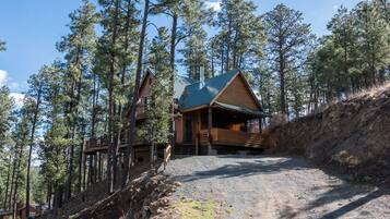 Studio (2 Bedrooms) | Property amenity