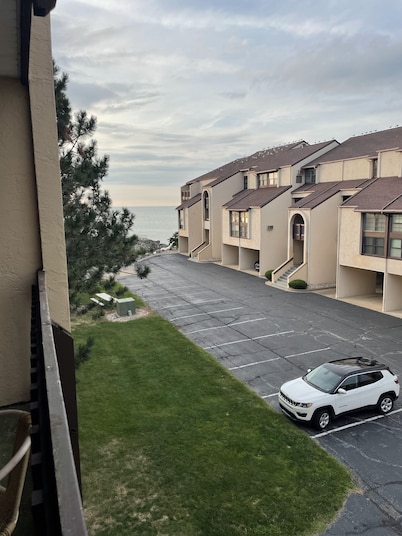 Nice resort style condo at The Shores 2BD/1.5 bath