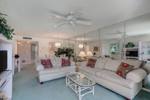 Condo (2 Bedrooms) | Property amenity