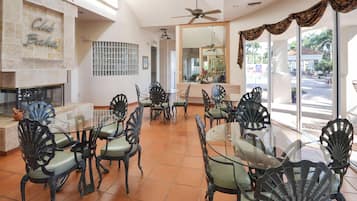 Condo (2 Bedrooms) | Property amenity