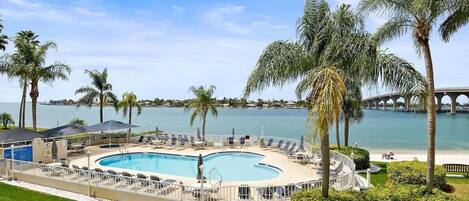 Condo (2 Bedrooms) | Property amenity