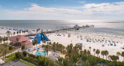 Bahia Vista 17-881 by Distinctive Beach Rentals