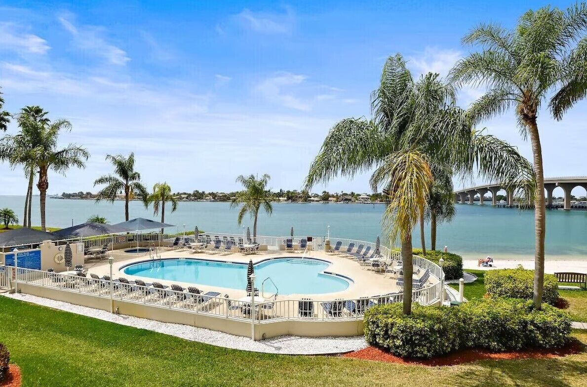 Condo (2 Bedrooms) | Property amenity