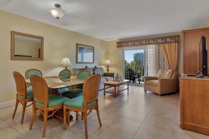 TV, DVD player - Beachside Location! Central Beach | Resort Condo (Fort Lauderdale)