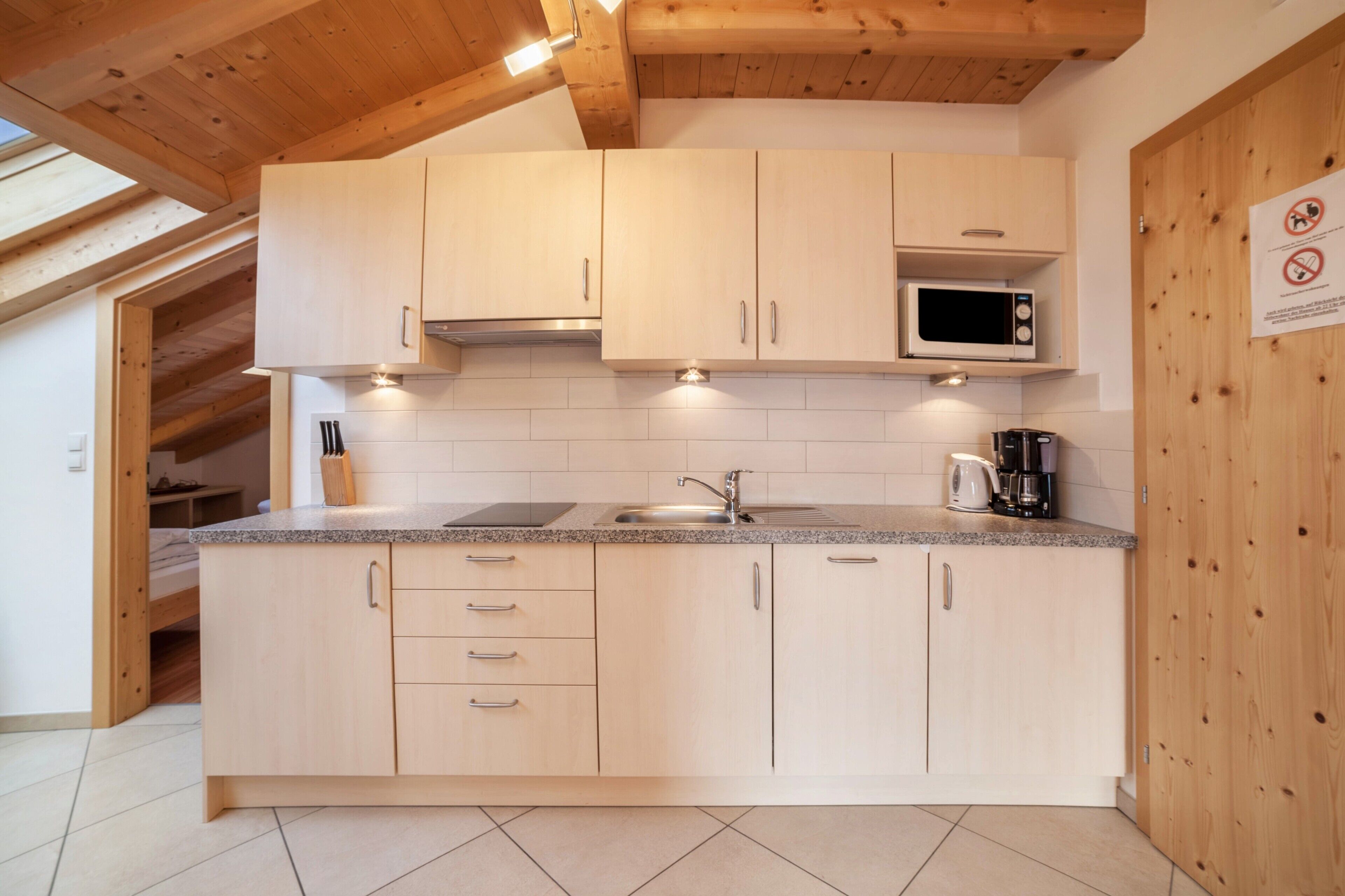 Refrigerador, microondas, parrilla de estufa y lavavajillas 