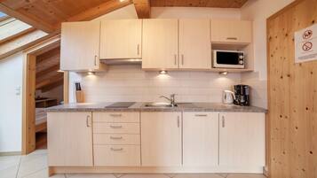 Refrigerador, microondas, parrilla de estufa y lavavajillas