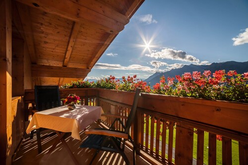 Apartment “Tonigbauernhof Blumenwiese” with Mountain View, Balcony & Wi-Fi
