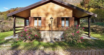 Chalet "Casa Bucaneve" with Mountain View, Wi-Fi & Garden
