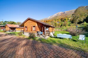 Exterior - Chalet "Casa Rododendro" with Mountain View, Wi-Fi & Garden (Barzio)
