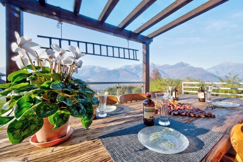 Haustierfreundliche Villa "Chalet Inganna" mit Blick auf den See, Garten & Wi-FI