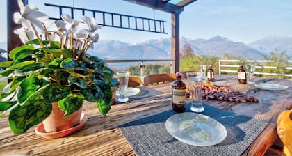 Haustierfreundliche Villa "Chalet Inganna" mit Blick auf den See, Garten & Wi-FI