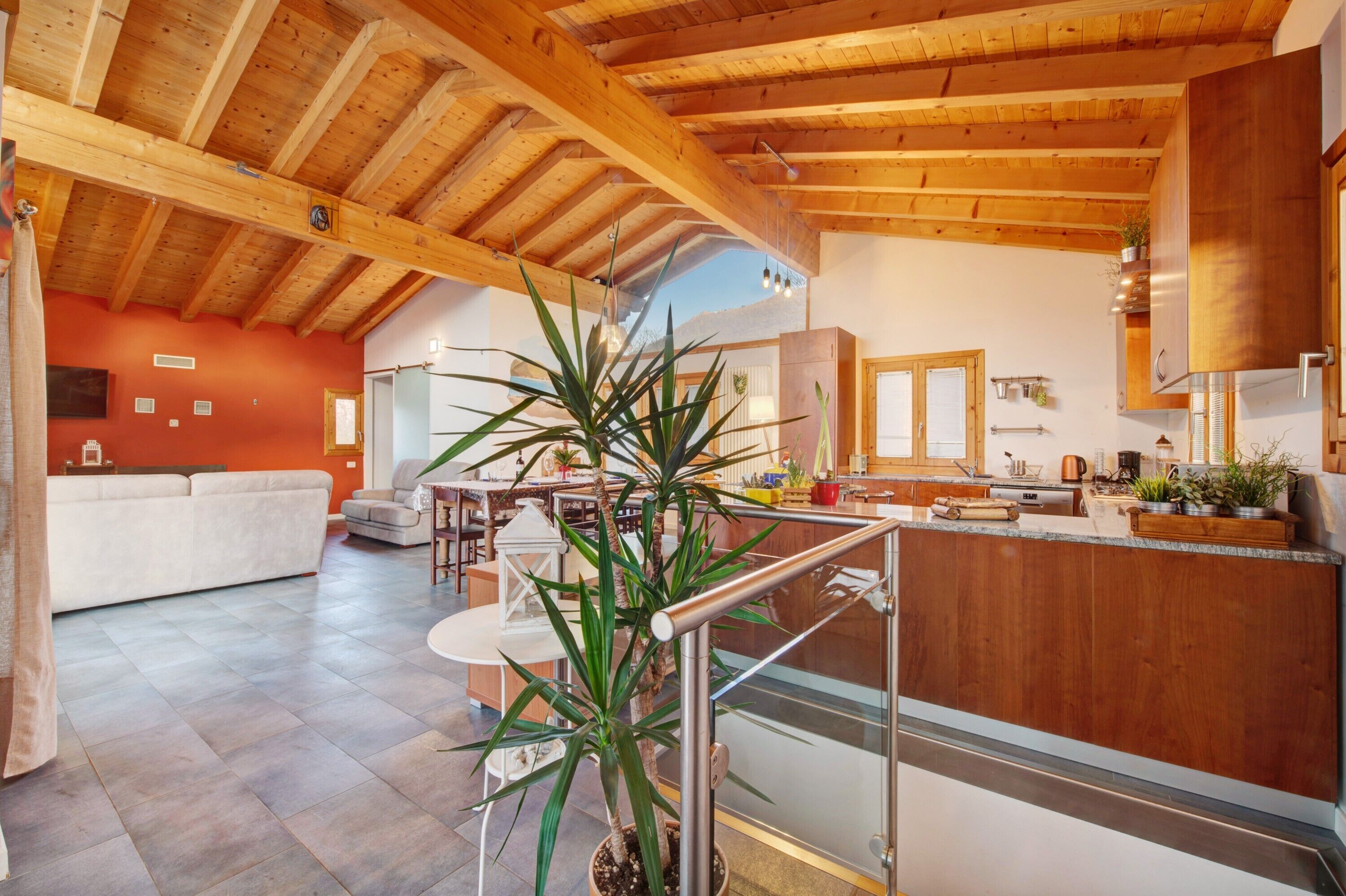 Télévision, cheminée, table de tennis de table