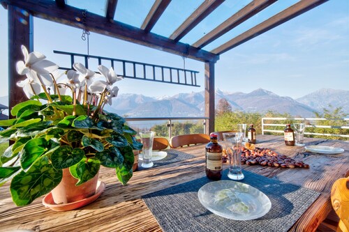 Haustierfreundliche Villa "Chalet Inganna" mit Blick auf den See, Garten & Wi-FI