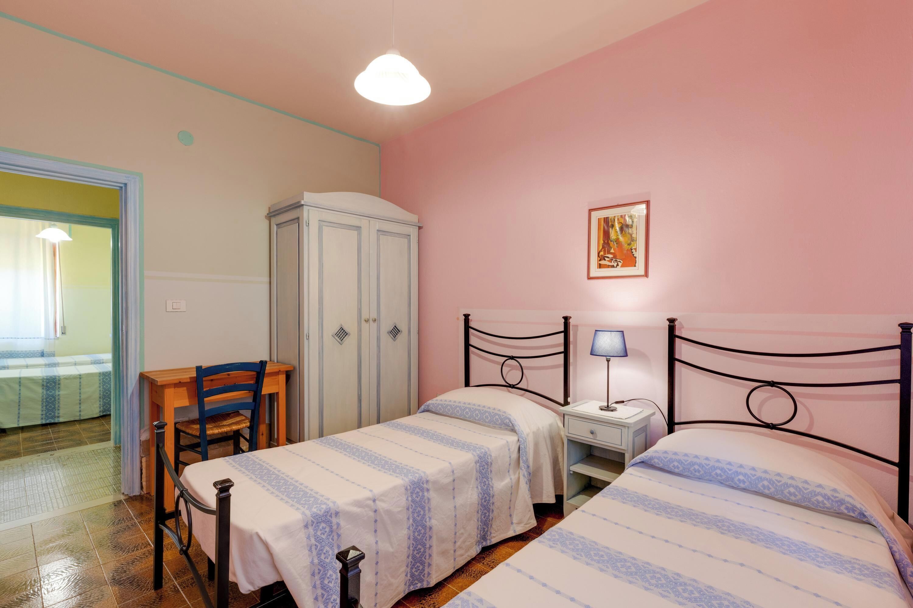 3 bedrooms, iron/ironing board, free WiFi, bed sheets