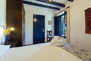 2 makuuhuonetta, silitysrauta/-lauta, ilmainen Wi-Fi, vuodevaatteet