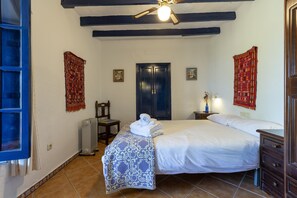 2 slaapkamers, een strijkplank/strijkijzer, gratis wifi, beddengoed