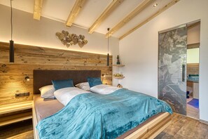 2 makuuhuonetta, silitysrauta/-lauta, ilmainen Wi-Fi, vuodevaatteet