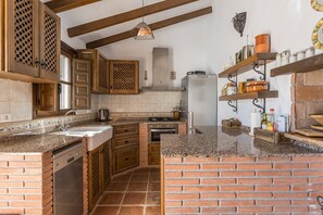 Refrigerador, horno, parrilla de estufa y lavavajillas 