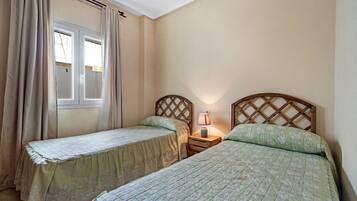 2 sovrum, strykjärn/strykbräda, gratis wi-fi och sängkläder