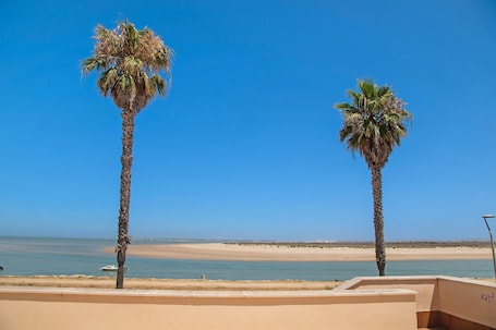 Beach nearby. Apartamento "Colibri" with Wi-Fi, Air Conditioning & Patio