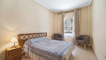 2 habitaciones, tabla de planchar con plancha y wifi gratis