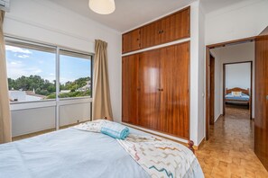 3 bedrooms, iron/ironing board, free WiFi, bed sheets - Holiday Home 'Estrela Do Mar' with Sea View, Wi-Fi and Air Conditioning (Carvoeiro-Lagoa)
