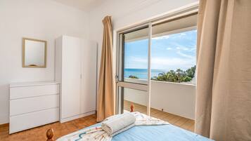 3 chambres, fer et planche Ă repasser, Wi-Fi gratuit, draps fournis