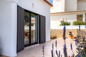 Exterior detail - Holiday Home 'Estrela Do Mar' with Sea View, Wi-Fi and Air Conditioning (Carvoeiro-Lagoa)