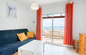 TV - "Casa con Vistas al Mar y Piscinas 7" with Seaview, Shared Pool, Wi-Fi, A/C, Balcony & Terrace (Roses)
