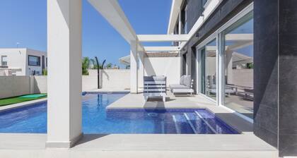 Ferienhaus "Casa Bos Dolphin Pool Jacuzzi 6P" mit WLAN, Klimaanlage, Balkon, Terrasse & Garten