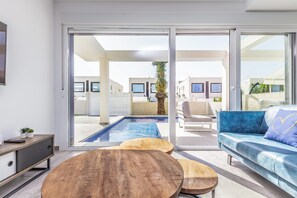 Interior - Vacation Home "Casa Bos Dolphin Pool Jacuzzi 6P" with Wi-Fi, A/C, Balcony, Terrace & Garden (Gran Alacant - Santa Pola)
