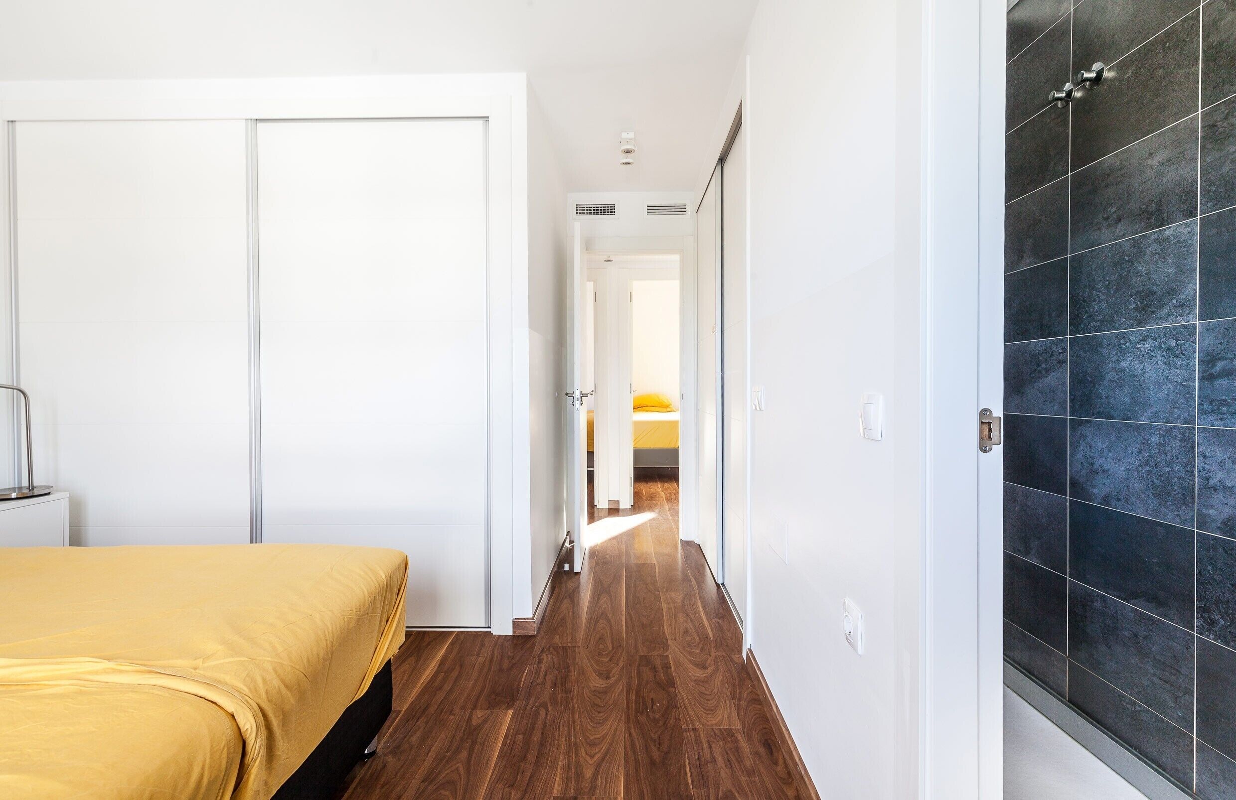 7 多间卧室、熨斗/熨衣板、免费 WiFi、床单