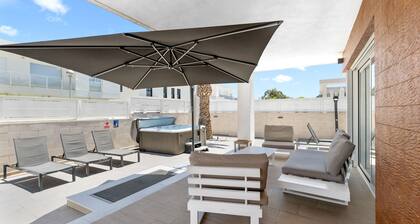 Casa Bos Flamingo Pool and Jacuzzi