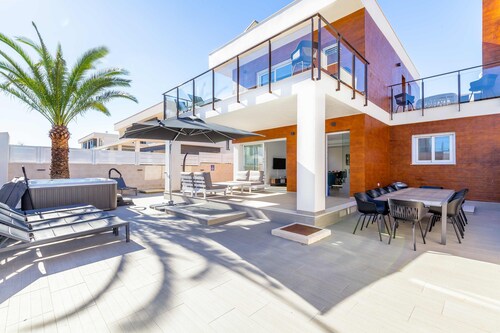 Casa Bos Flamingo Pool und Jacuzzi