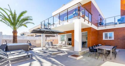 Casa Bos Flamingo Pool und Jacuzzi