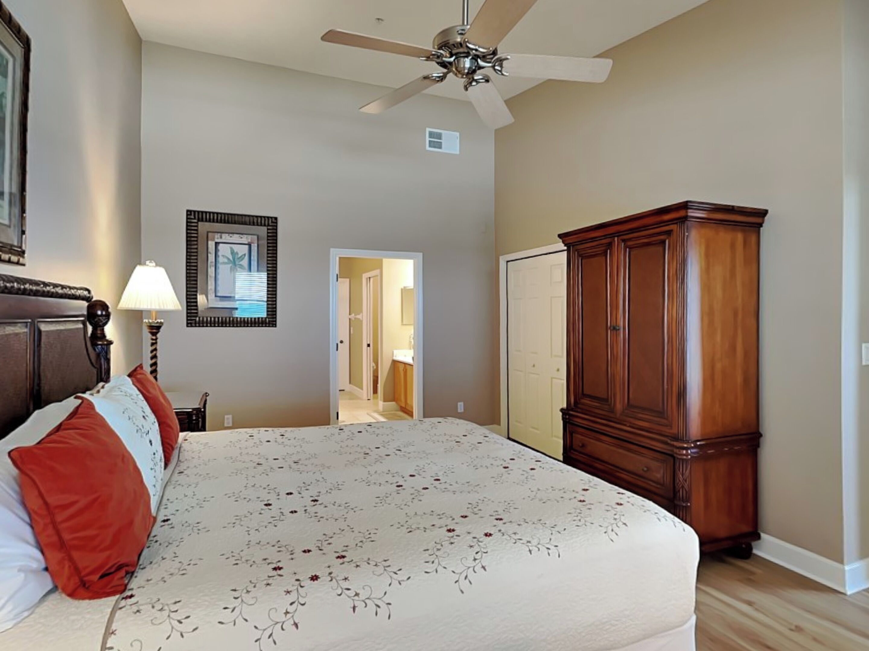 Condo (3 Bedrooms) | Property amenity