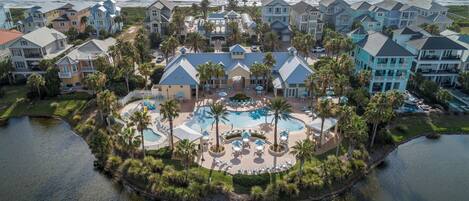 Condo (3 Bedrooms) | Property amenity