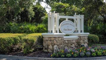 Condo (3 Bedrooms) | Kemudahan hartanah