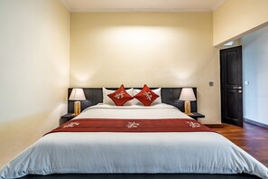 4-Bedroom Villa | In-room safe, desk, iron/ironing board, free WiFi - Anedda Mutiara Villa (Denpasar)
