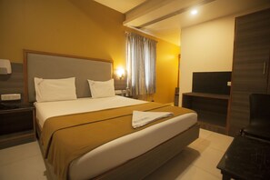 Free WiFi, bed sheets - P K Rresidency (Madurai)