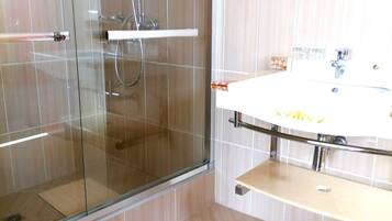 Daunenbettdecken, Zimmersafe, individuell dekoriert