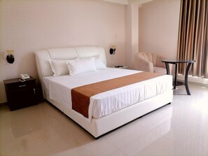 Down duvets, in-room safe, individually decorated - Joneya Hotel (Chiclayo)