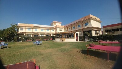 Bhittai Hotel