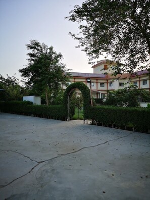 Exterior - Bhittai Hotel (Dadu)