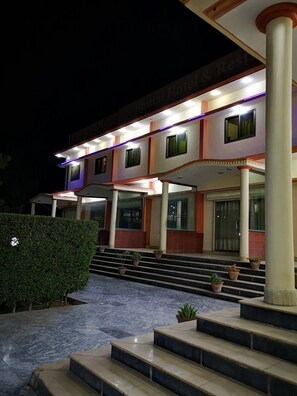 Exterior - Bhittai Hotel (Dadu)