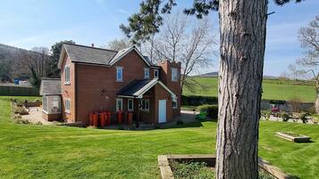 House, Multiple Beds | Property grounds