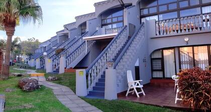 Uvongo Cabanas 9A