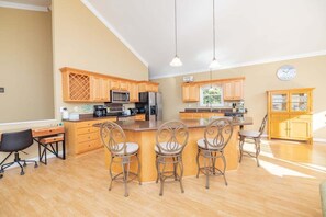 Fridge, microwave, oven, stovetop - Dock Daze | Luxury Rental | Great Views & Lot | 3-night min (Littleton)