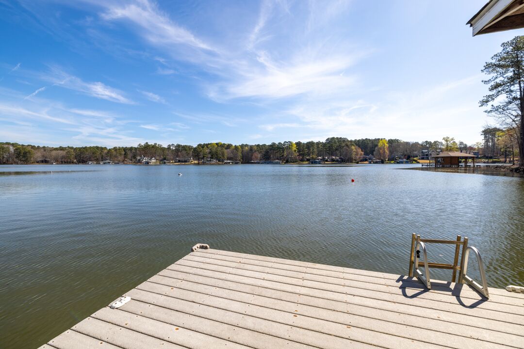 Dock Daze | Luxury Rental | Great Views & Lot | 3-night min