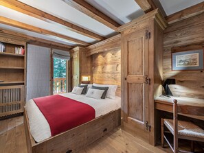 4 bedrooms, free WiFi, bed sheets